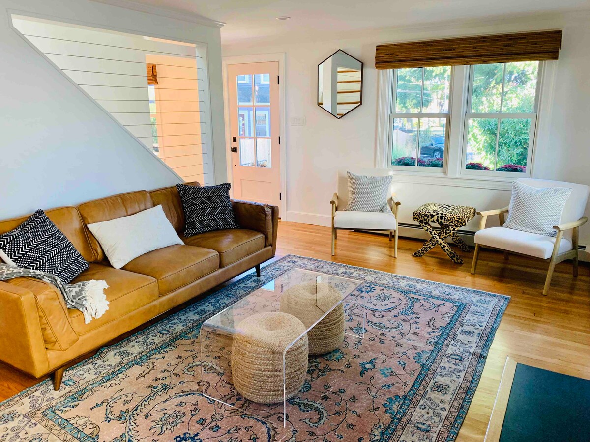 Popular Airbnb listing: Hideaway House: Modern home, historic seaside town in Marblehead