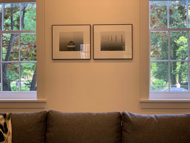 Stunning Beacon Hill Boston Townhouse Apartment gallery image 2