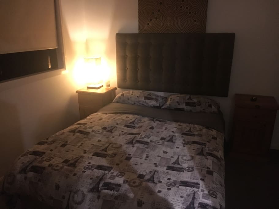 Main bedroom with Queen bed and direct access to main bathroom -same as last pic