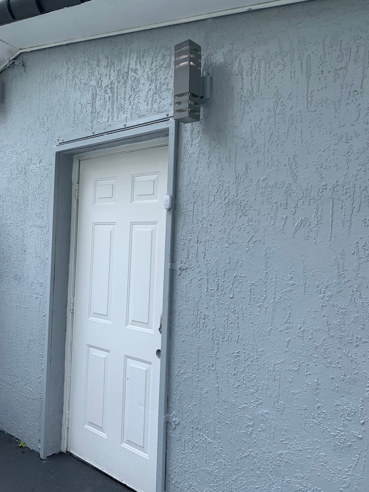 Beautiful Apartment, Nice Neighborhood. - Miami Gardens, FL