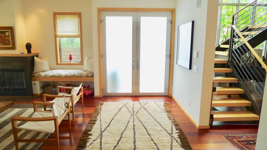 Venice Canals Spacious Contemporary House gallery image 4