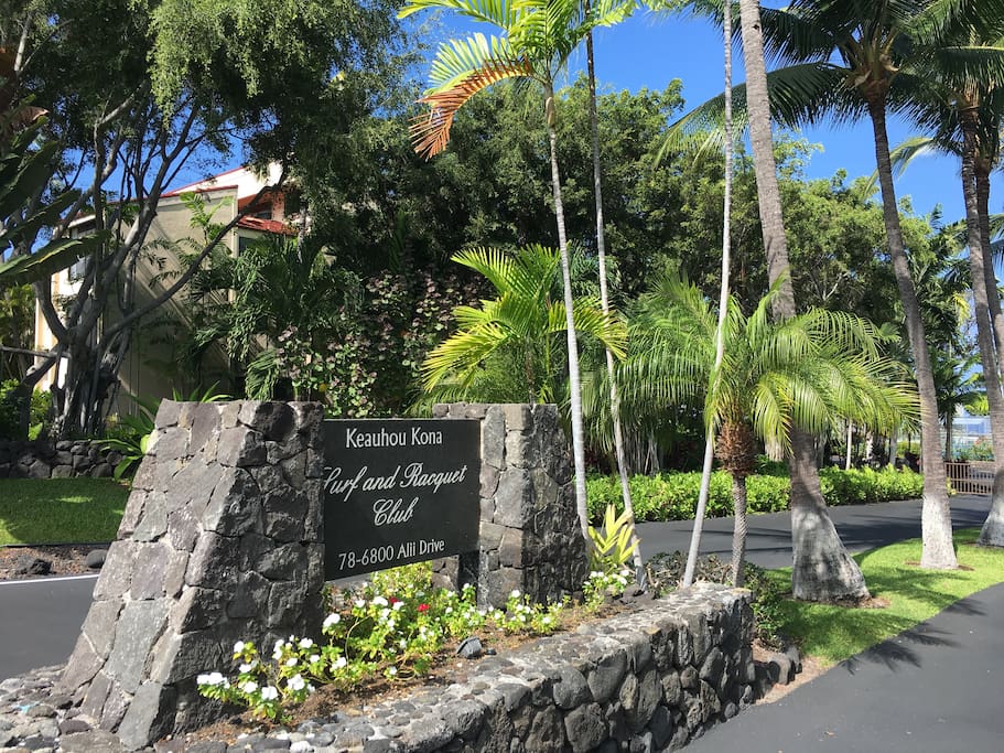 Gated Entry to one of the most popular resorts in Kona