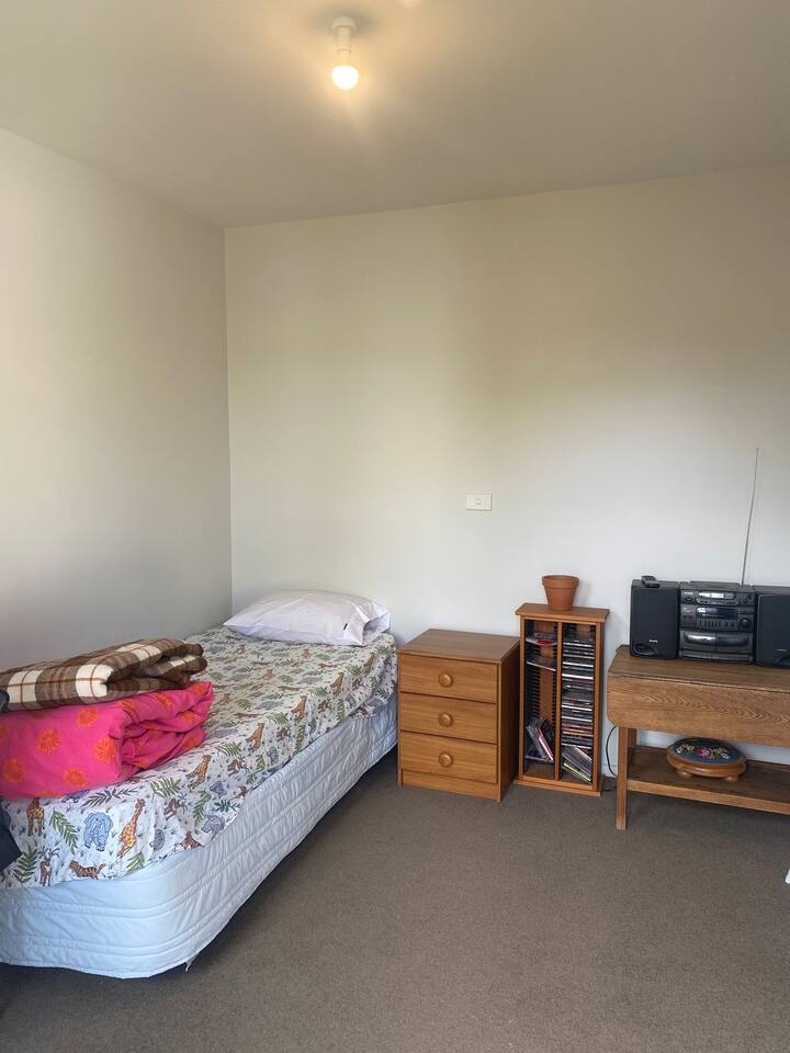 Single bed room