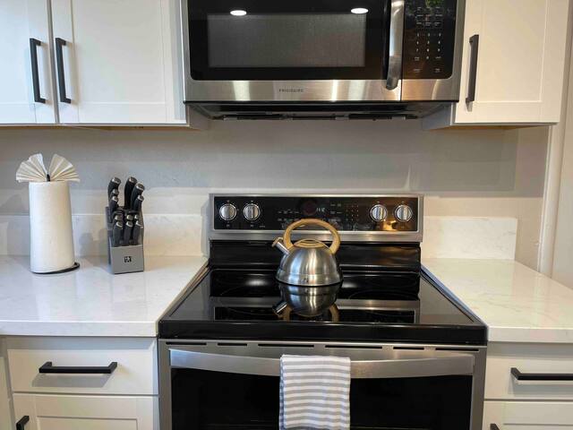 TRENDY & TRANQUIL gallery image 4