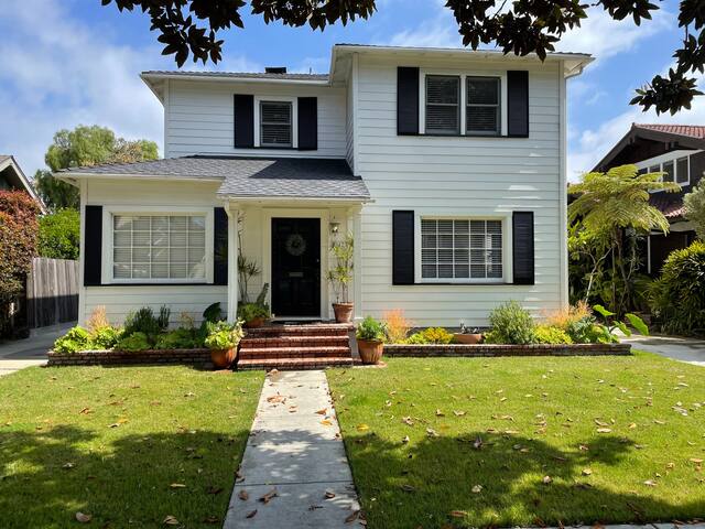 Big House at the Beach / Near Convention Center gallery image 2