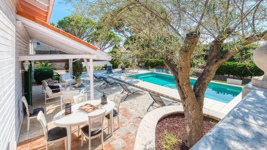 * CostaCabana – Villa PrimaDonna * Overdekt terras gallery image 5