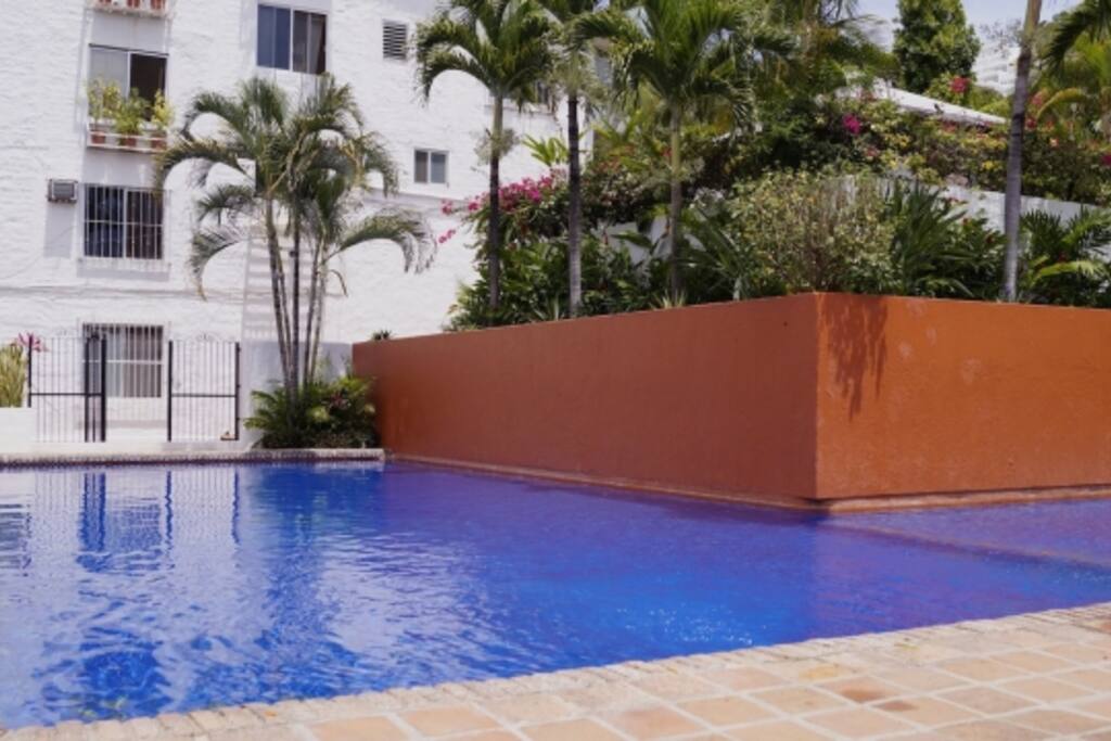 c-12 loma del mar pool