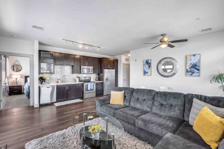 Stunning Penthouse, Old Town Mtn View’s - B1-22 - Scottsdale, AZ