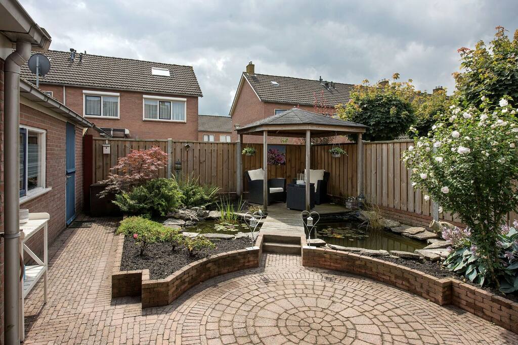 Achtertuin