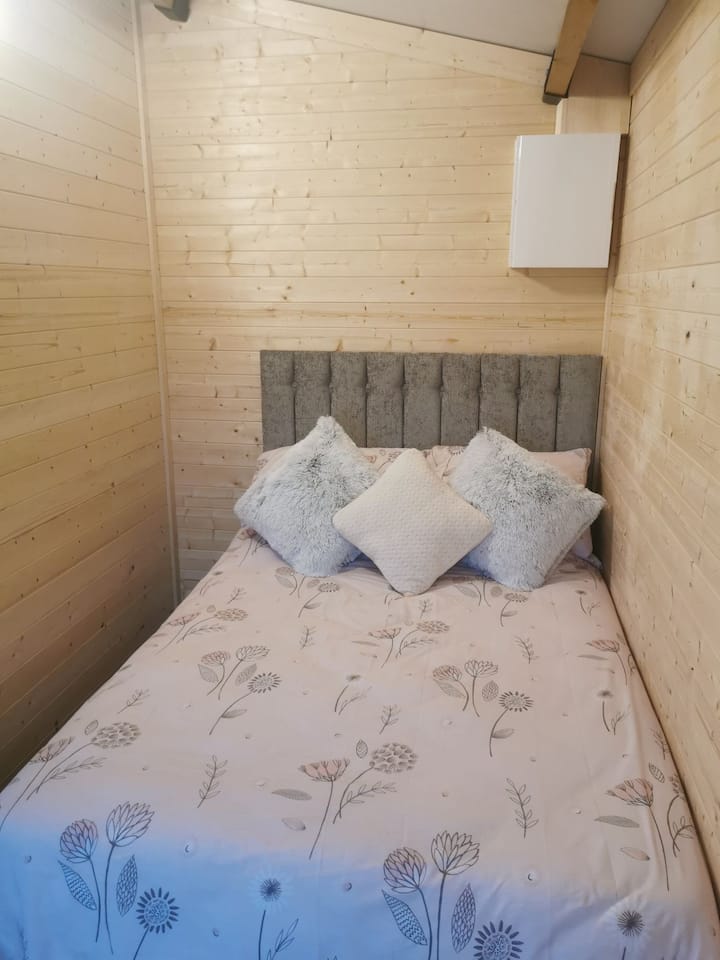 Dhomë gjumi 2