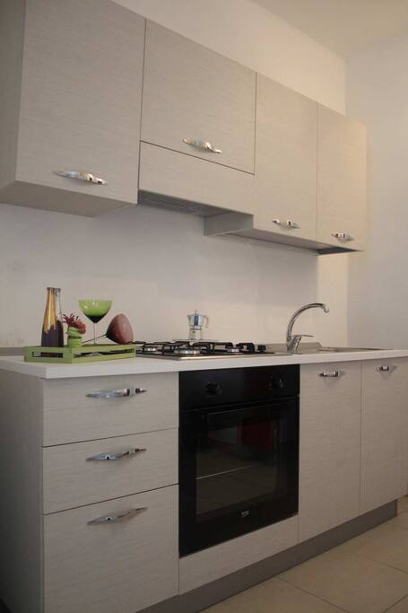Saletta con cucina completa