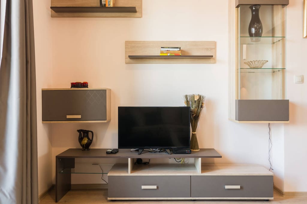 Wide screen HD TV with cable TV & Fast Wi-Fi