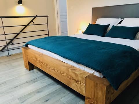 Top performing Airbnb: Centre Ville St Rémy with sunny courtyard in Saint Rémy De Provence