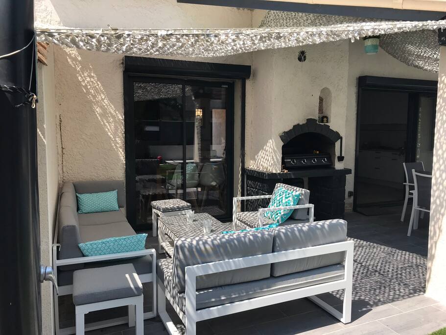 Petit salon de jardin