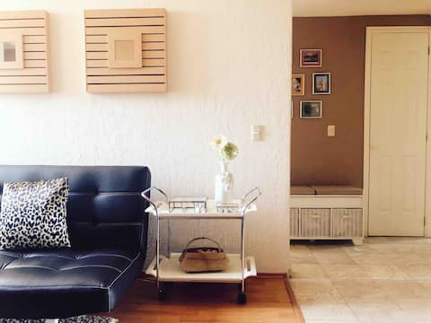 Top performing Airbnb: Apartment near Santa Fe, quiet and forest views in Lomas De Santa Fe