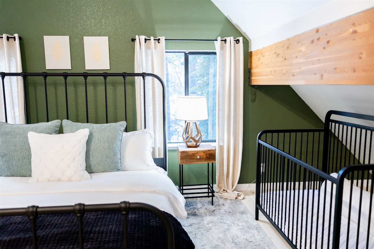 Udoban krevetić za malu djecu.