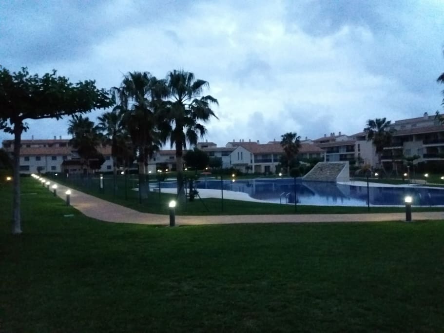 Vista piscinas de noche