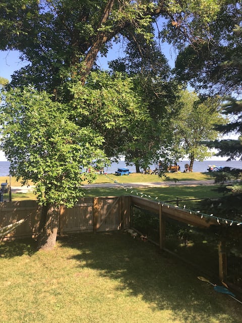 Lake Escape * 40 steps to beautiful beach!