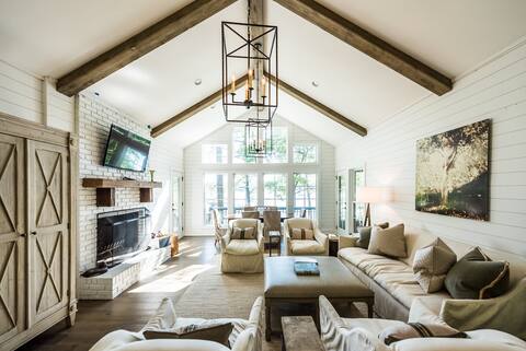 Lake Martin 6 BR Waterfront Newly Renovated Home