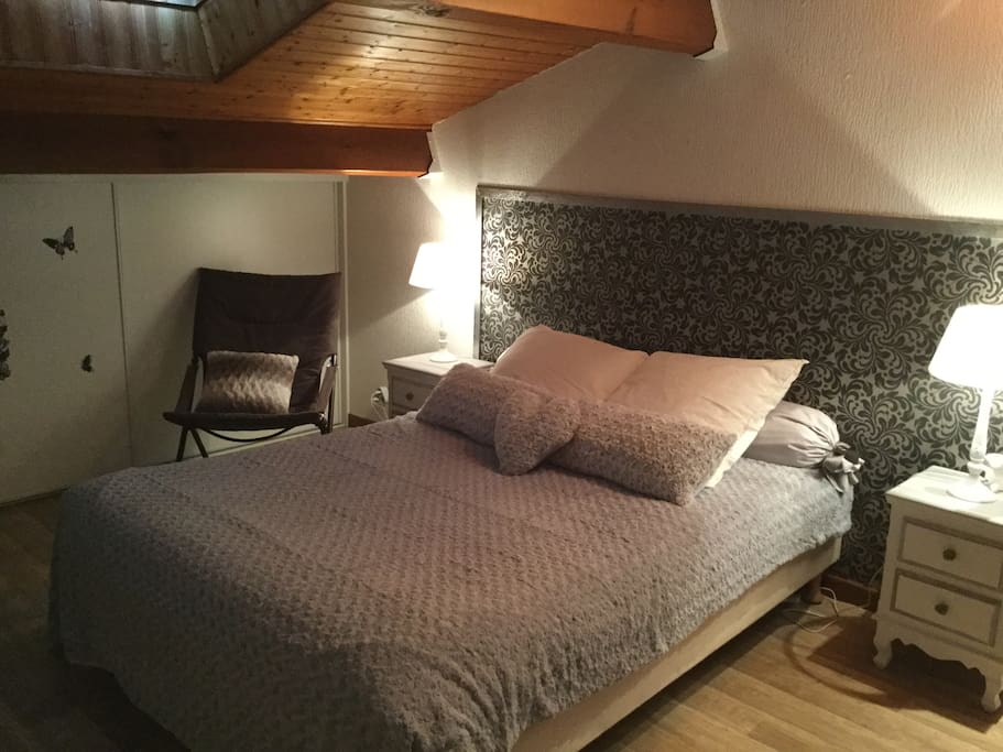 Chambre mezzanine avec lit en 140
