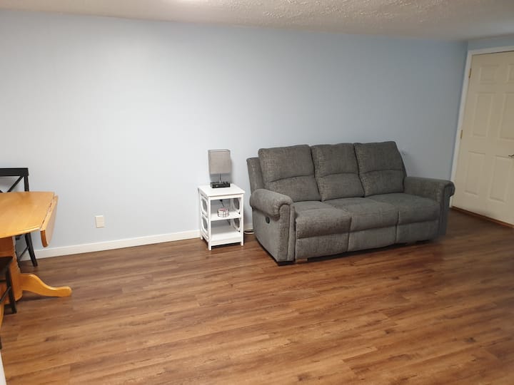 Cheerful Furnished 1 Bedroom House With W/d - Grand Island, NE