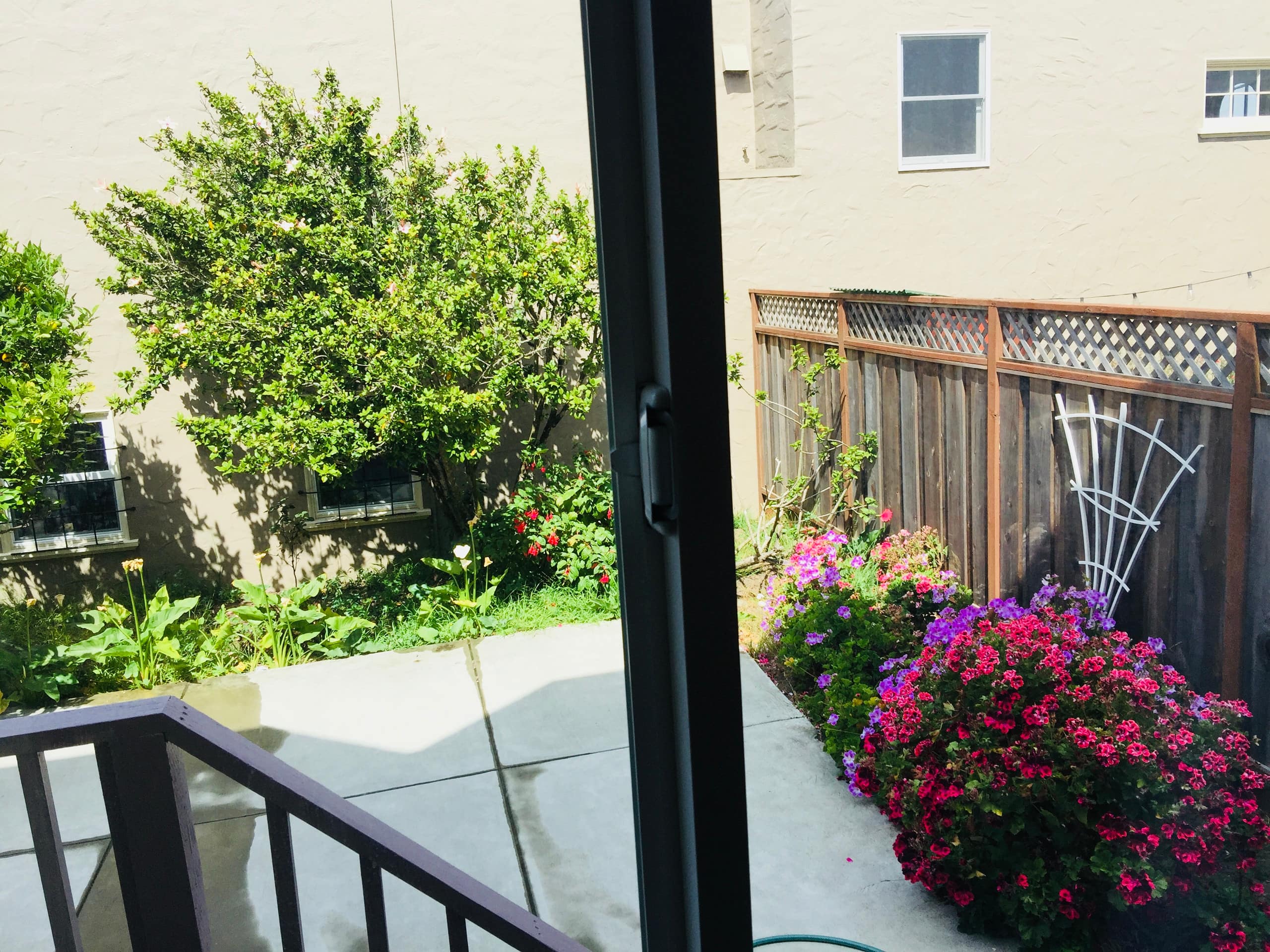 Relaxed 3B/2Ba Home with Private Parking - Image 52