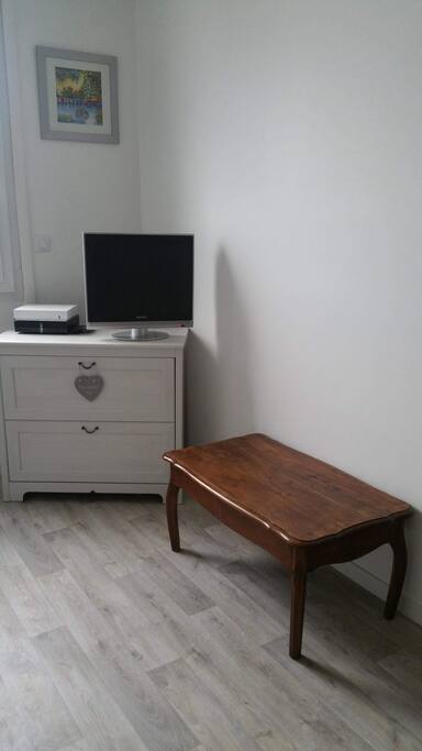 Chambre avec télévision et Wifi