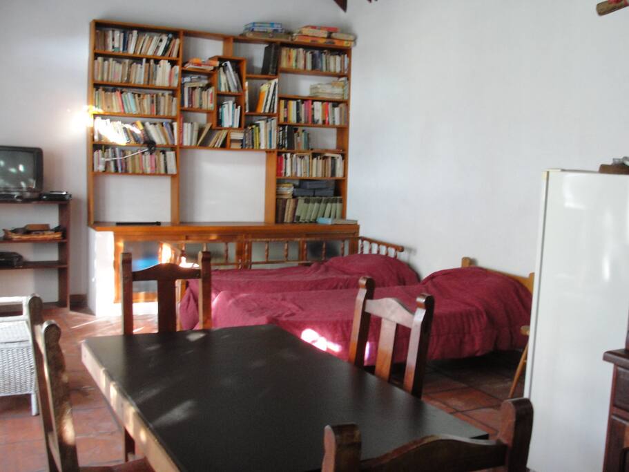 Amueblado con muebles de algarrobo
