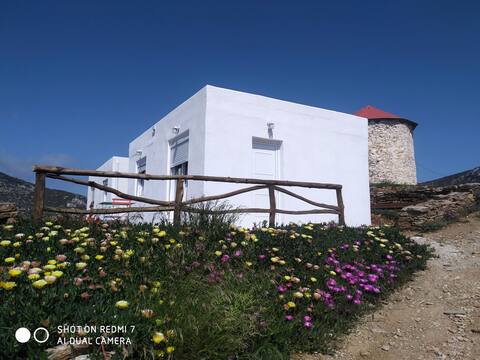 Cycladic house in Fournoi mills