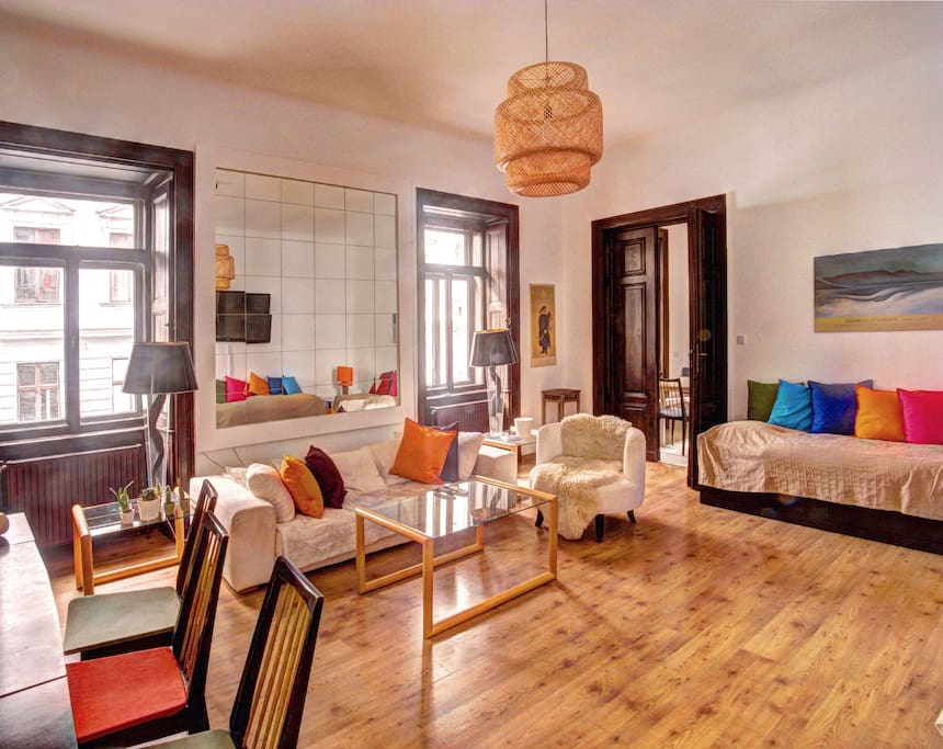 Livingroom with 2 beds