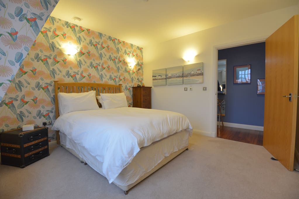 Double bedroom with King size bed