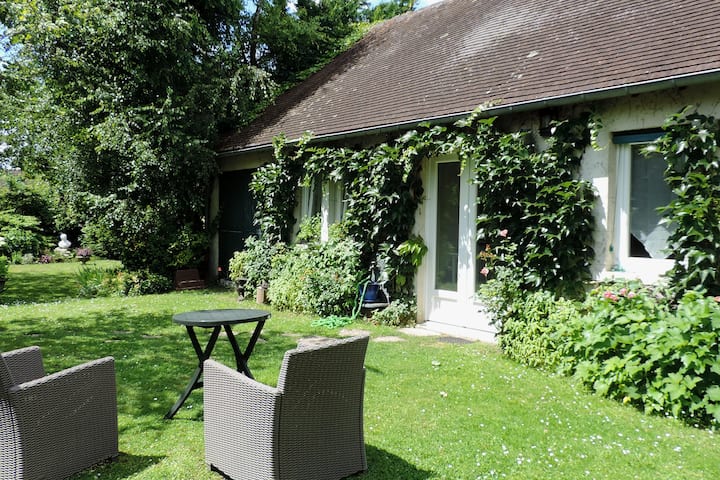 Home La Solitaire jardin paysagé ouvert partagé - Maisons à louer à  Saint-Jean-aux-Bois, Hauts-de-France, France - Airbnb