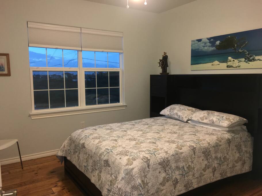 Queen size bed, with a great view