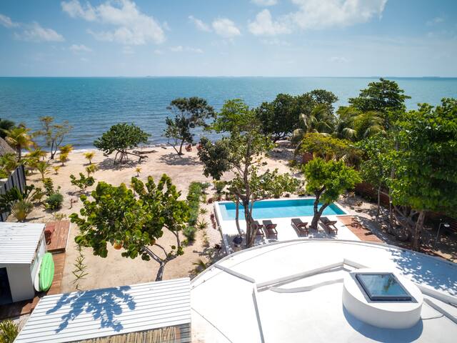 Unique Beach Front 4 Bedroom Bungalow with POOL gallery image 3