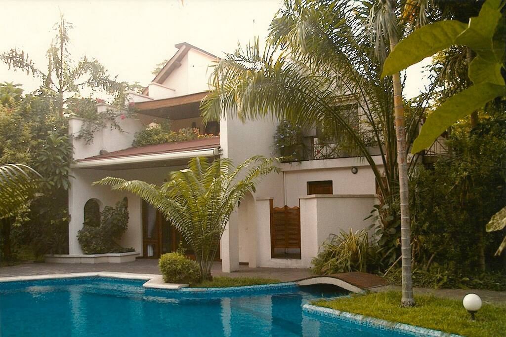 Luxurious Room in Gombe Villa - Guesthouses for Rent in Kinshasa
