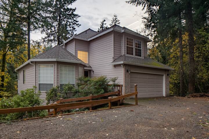 Large Private Home – King Bed gallery image 2