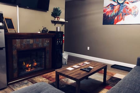 Private Mountain Suite- Luxe Hot Tub! North Conway