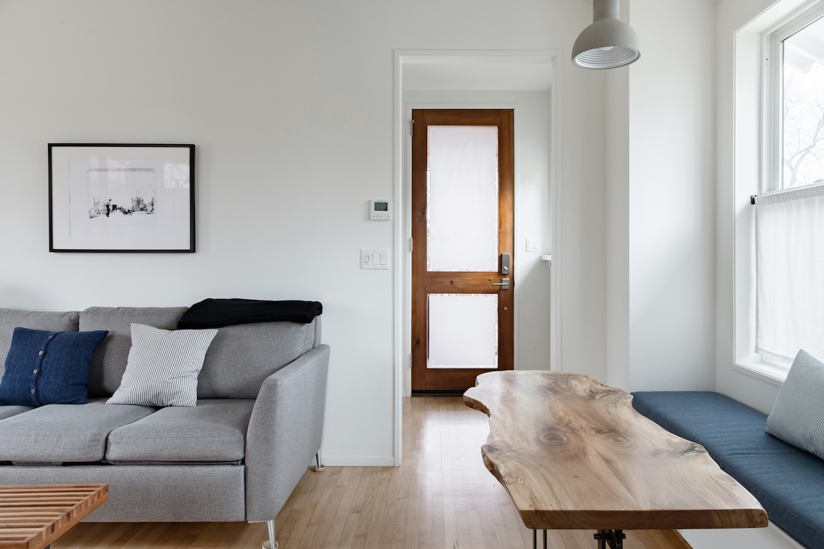 Stylish Alley Flat in Highly Walkable Central East Austin