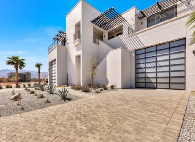 Private Villa at the Thermal Club Racetrack