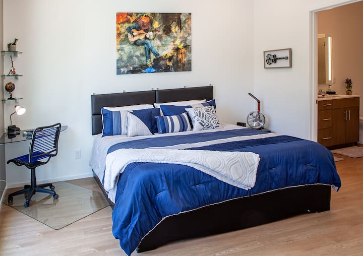 Krevat dopio "King" me dyshek Memory Foam, gjumë shumë i rehatshëm.