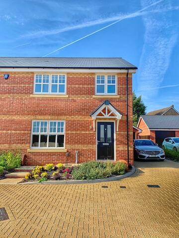 Airbnb Kings Hill Vacation Rentals Places To Stay England