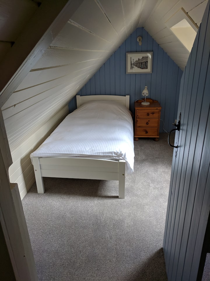 Attic Room 2
