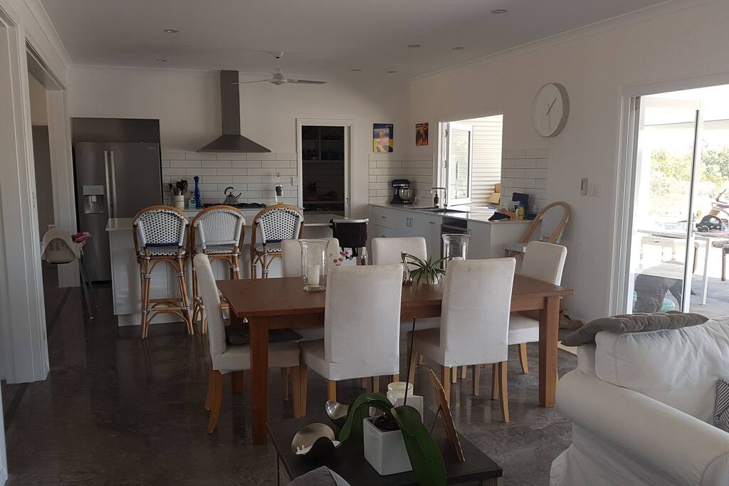 dining/kitchen