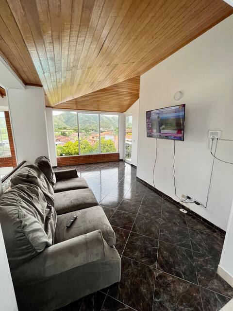 Top performing Airbnb: Large Estate with Pool and Panoramic Views in Valle Del Cauca