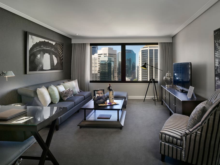 63 sqm elegant suite, separate bedroom / lounge room