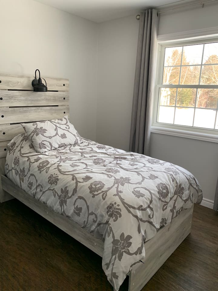 Schlafzimmer #2 (obere Etage)