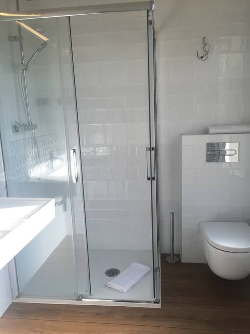 Baño con ducha