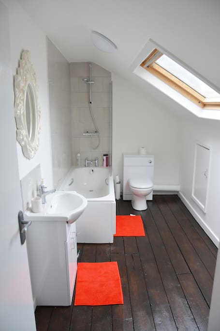 Modern Clean Bathroom