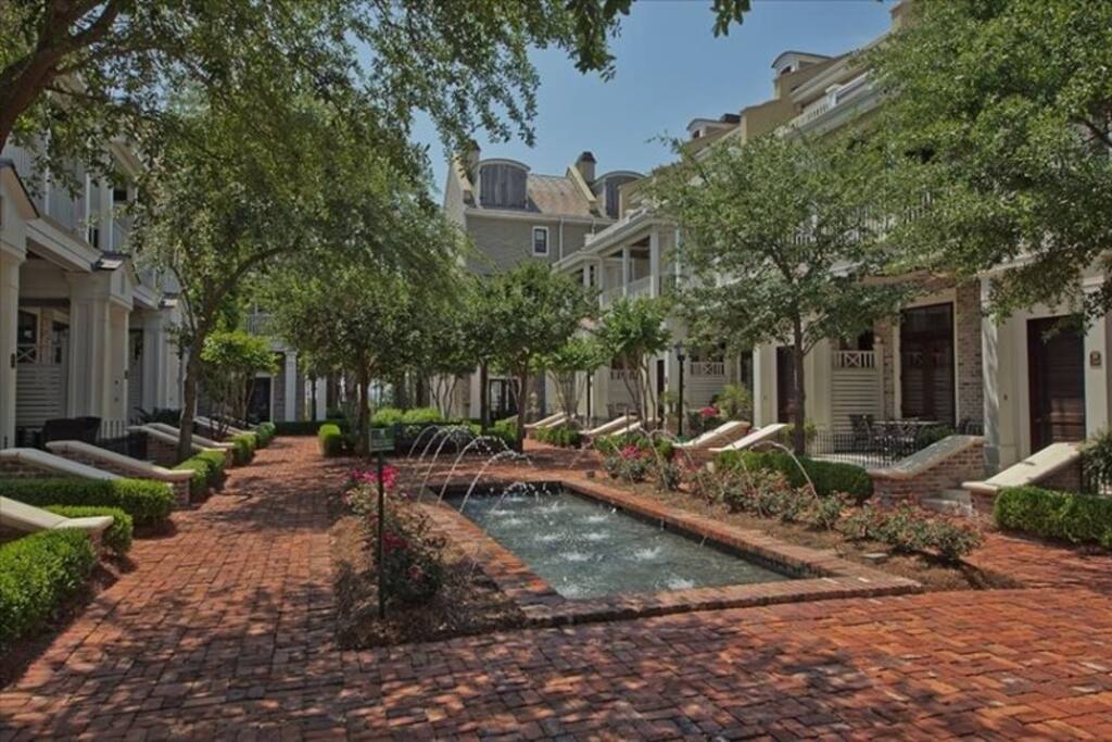 Le Jardin Luxury Townhome with 3 bedroom 3.5 bath