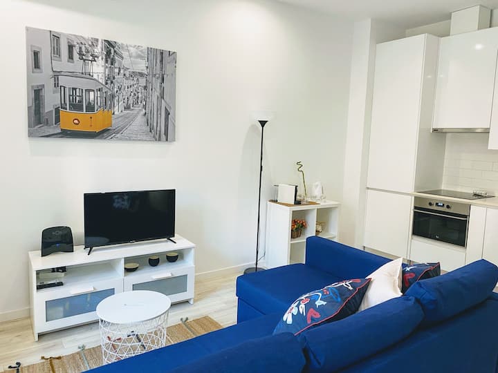 Lisbon Graça - Charming Balcony Apartment - Alfama